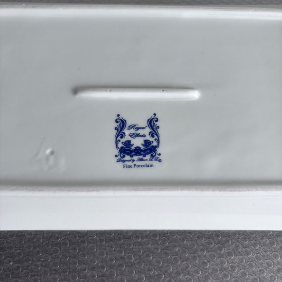 ACE Gift Collection Royal Fine Porcelain Miniature Tea Set - Picture 7 of 9